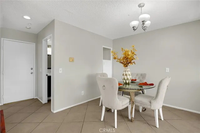 $2,850 | 331 East Phillips Boulevard, Pomona, CA 91766