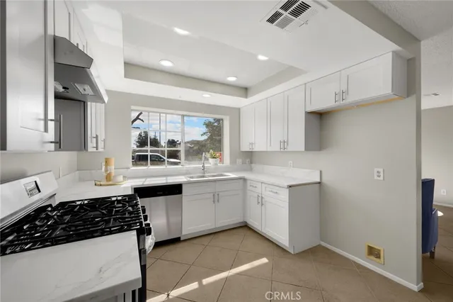 $2,850 | 331 East Phillips Boulevard, Pomona, CA 91766