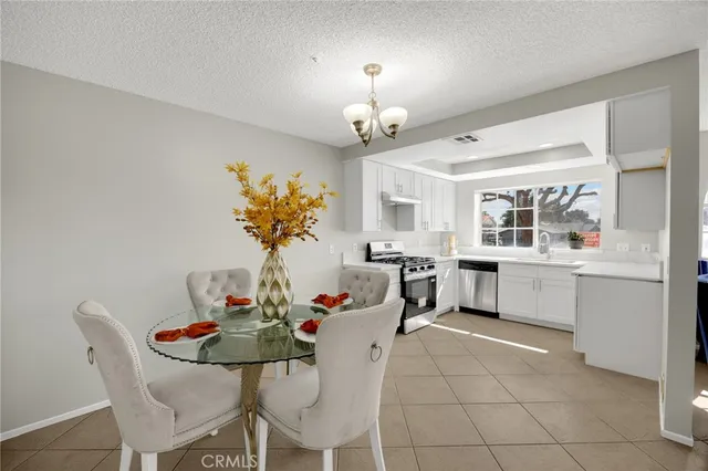 $2,850 | 331 East Phillips Boulevard, Pomona, CA 91766