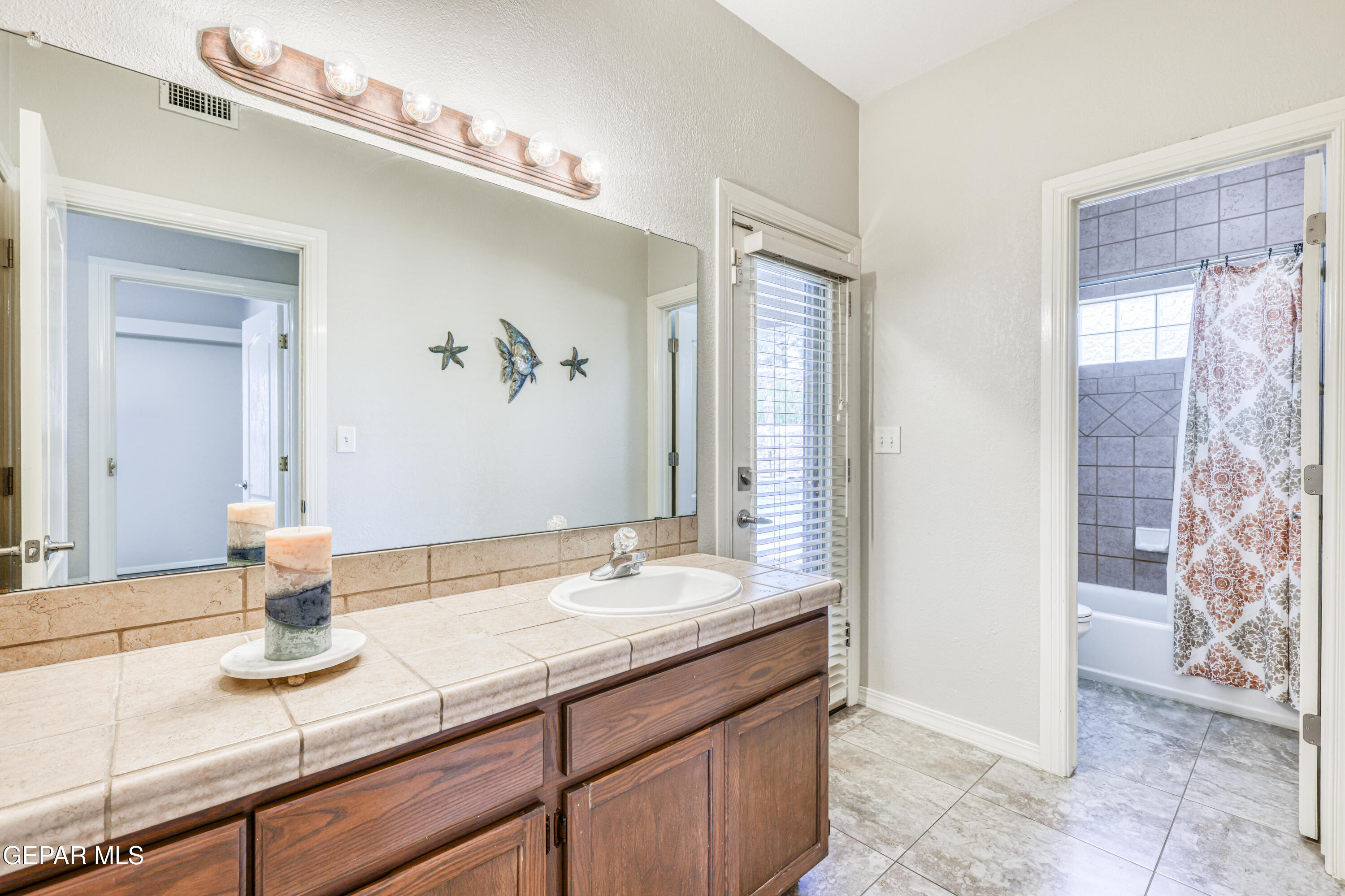 6697 Legacy Ridge Way El Paso, TX 79912 - Photo 19 of 51 362A1859_HDR