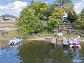 $420,000 | 4475 Harp Drive, Linden, MI 48451