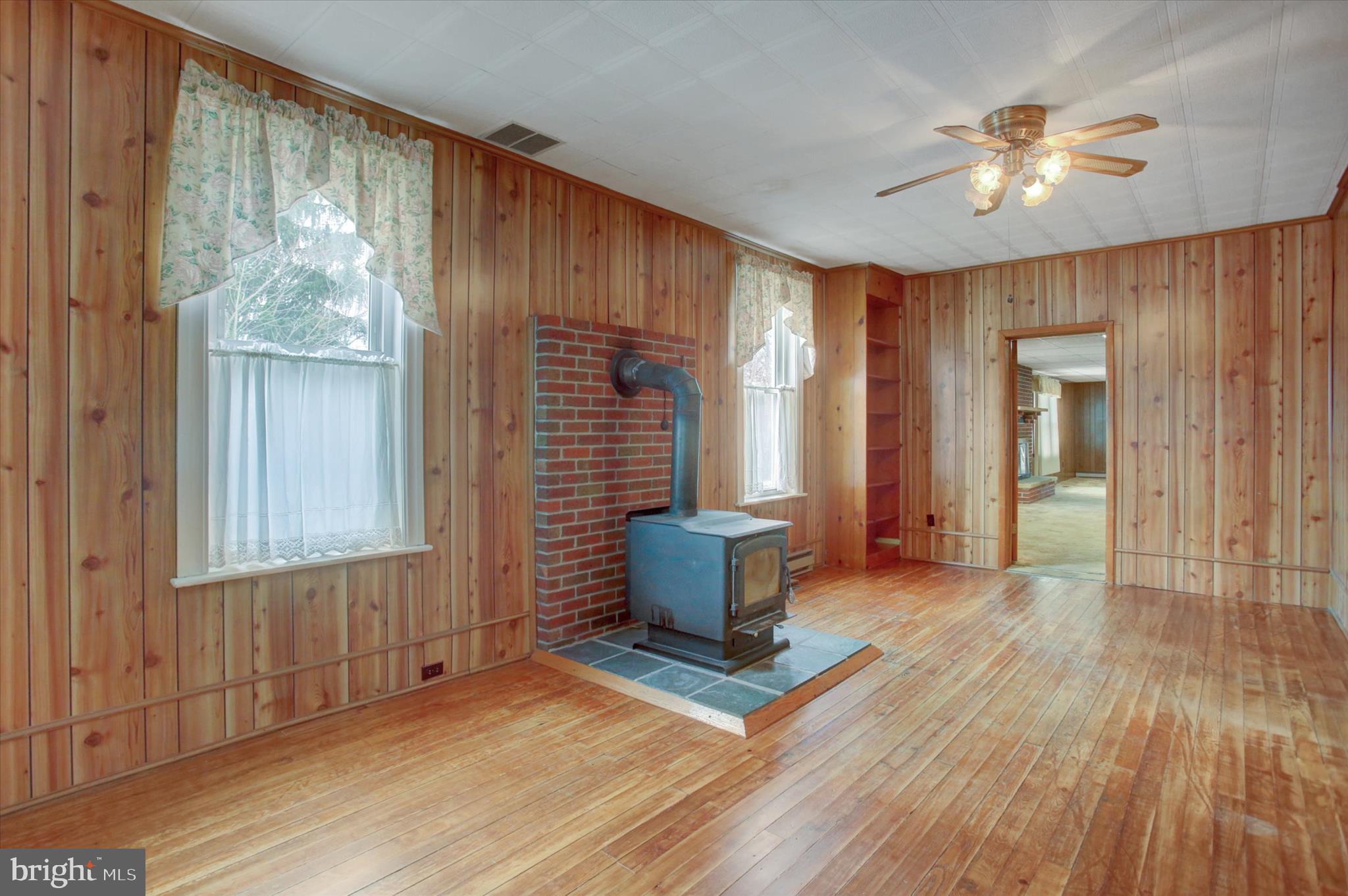 13515 Waterloo Road Waynesboro, PA 17268 - Photo 10 of 42 a living room with furniture and a chandelier