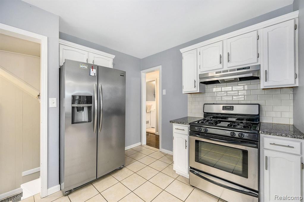 983 Harvard Road Berkley, MI 48072 - Photo 11 of 42