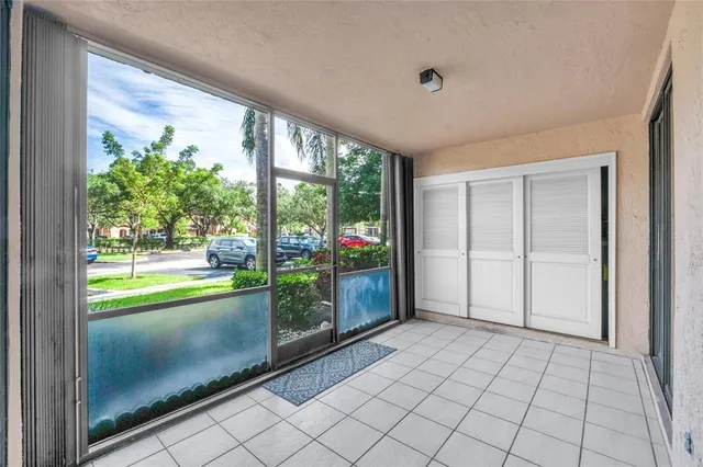 a view of empty room with window