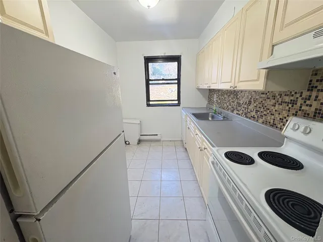 $2,995 | 59 Fieldstone Drive, Unit 23, Hartsdale, NY 10530