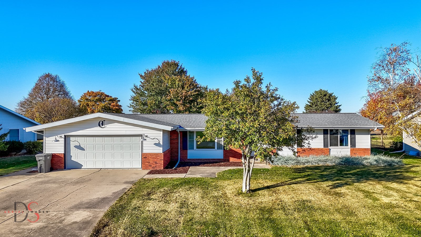 2 Clover Court Grand Ridge, IL 61325 - Photo 1 of 23 a front view of a house with a yard