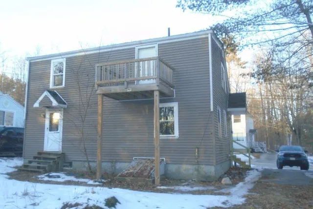 $100,000 | 72 Yeaton Street, Waterville, ME 04901