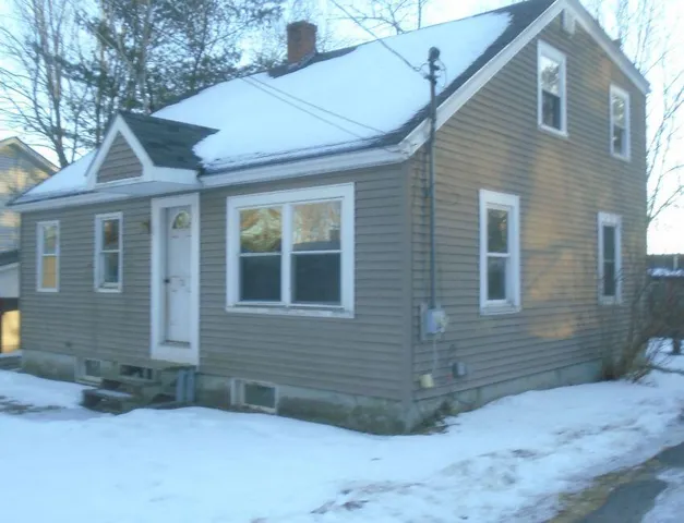 $100,000 | 72 Yeaton Street, Waterville, ME 04901