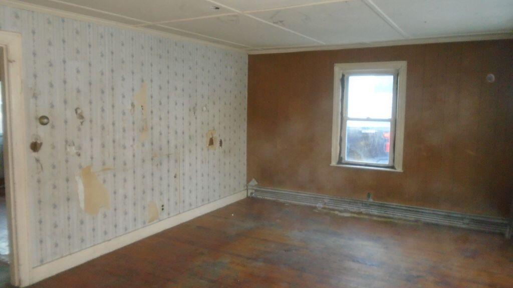 72 Yeaton Street Waterville, ME 04901 - Photo 3 of 18 3 living room