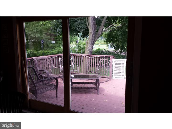 890 Ritz Avenue Hamilton, NJ 08610 - Photo 18 of 18 Deck