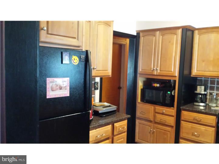 890 Ritz Avenue Hamilton, NJ 08610 - Photo 4 of 18 Kitchen