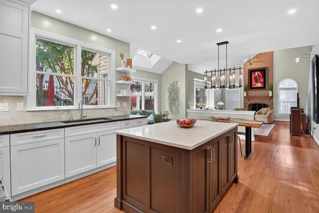 $1,400,000 | 115 Fox Trail Terrace, North Potomac, MD 20878