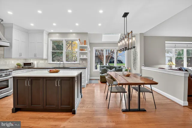 $1,400,000 | 115 Fox Trail Terrace, North Potomac, MD 20878