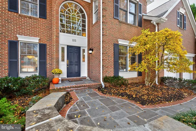 $1,400,000 | 115 Fox Trail Terrace, North Potomac, MD 20878