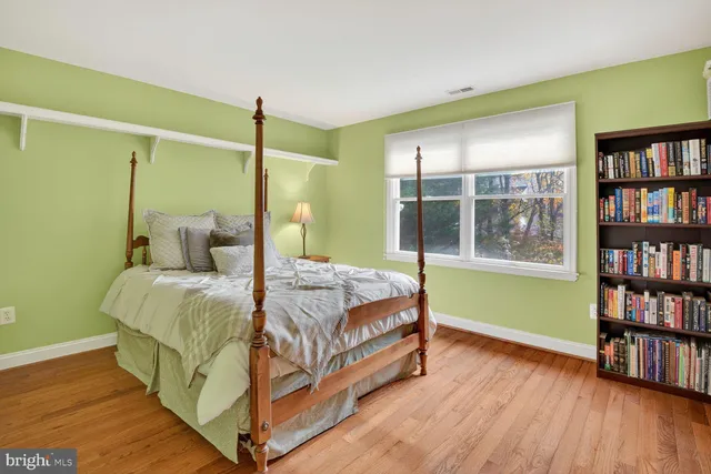 $1,400,000 | 115 Fox Trail Terrace, North Potomac, MD 20878