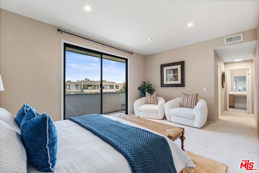 306 Bora Bora Way, Unit 305 Marina del Rey, CA 90292 - Photo 11 of 27