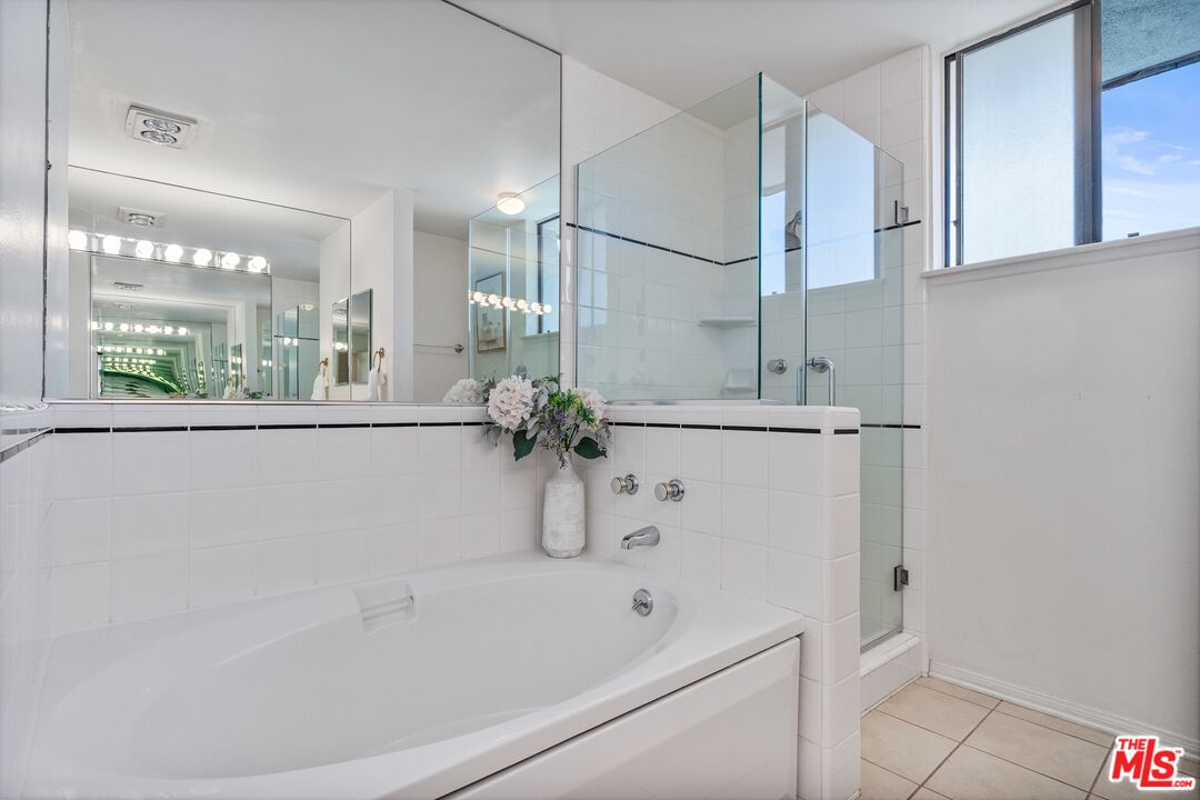 306 Bora Bora Way, Unit 305 Marina del Rey, CA 90292 - Photo 12 of 27
