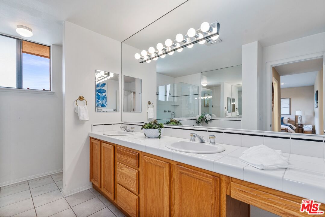 306 Bora Bora Way, Unit 305 Marina del Rey, CA 90292 - Photo 13 of 27