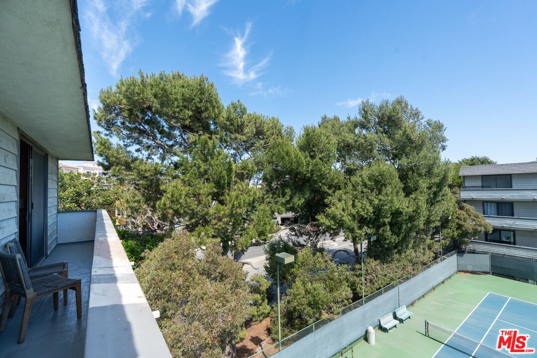 306 Bora Bora Way, Unit 305 Marina del Rey, CA 90292 - Photo 23 of 27