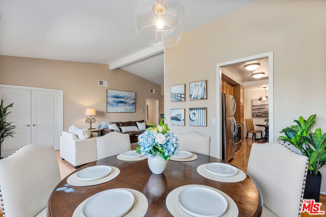 306 Bora Bora Way, Unit 305 Marina del Rey, CA 90292 - Photo 4 of 27