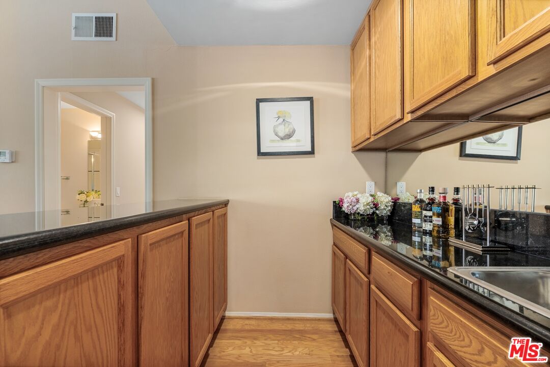 306 Bora Bora Way, Unit 305 Marina del Rey, CA 90292 - Photo 5 of 27
