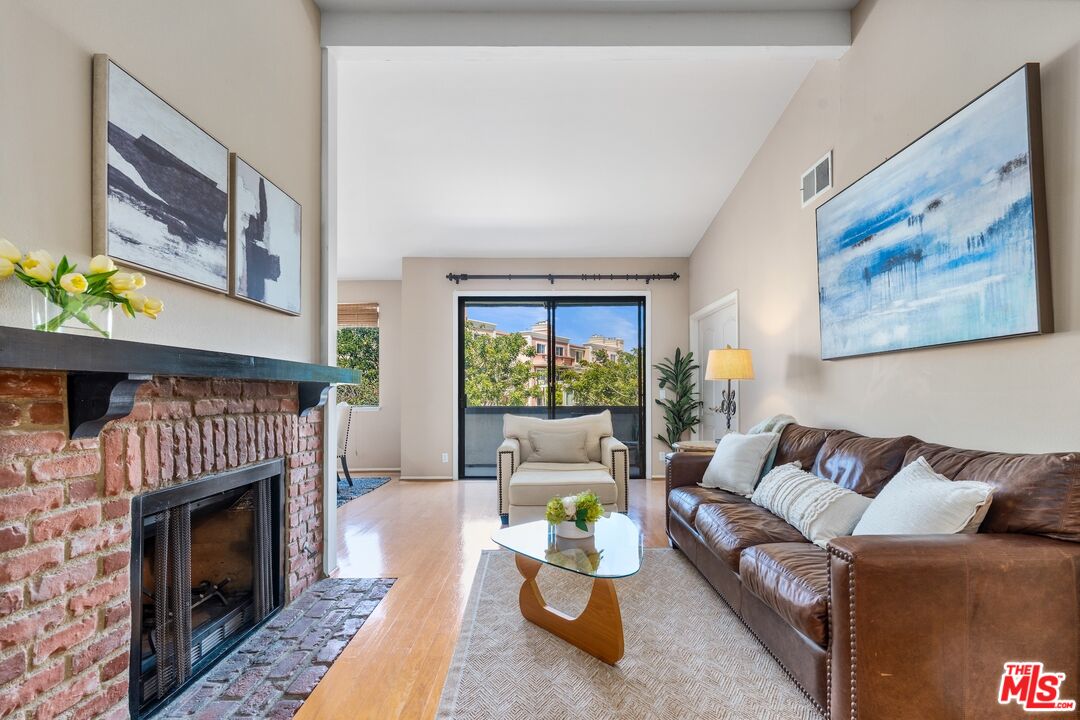 306 Bora Bora Way, Unit 305 Marina del Rey, CA 90292 - Photo 6 of 27