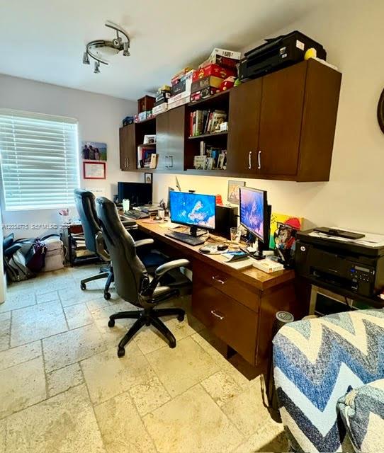 9624 Southwest 79th Terrace Miami, FL 33173 - Photo 14 of 32