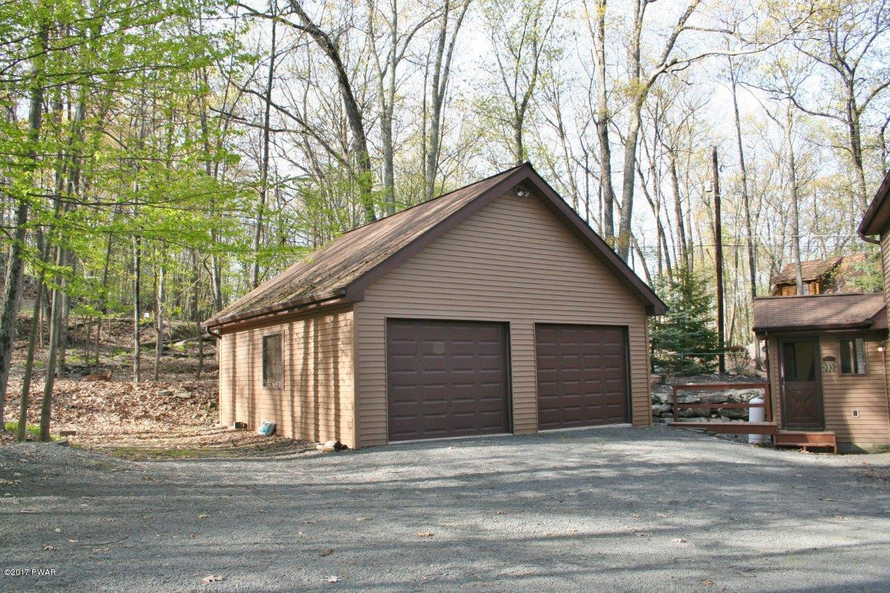 33 Rock Road Lakeville, PA 18438 - Photo 2 of 35