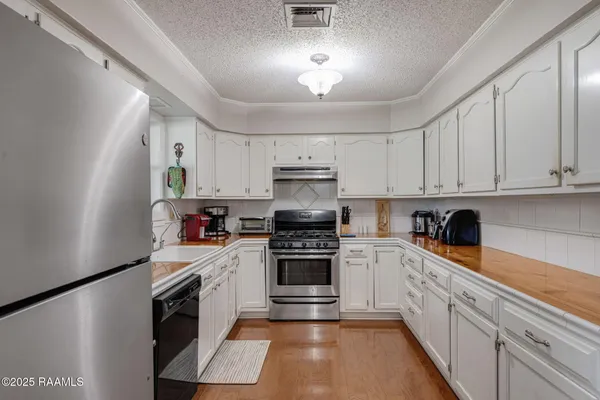 $299,999 | 175 Highway 182, Morgan City, LA 70380