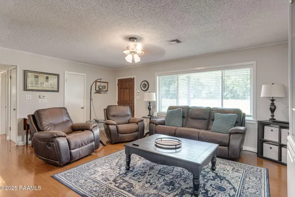 $299,999 | 175 Highway 182, Morgan City, LA 70380