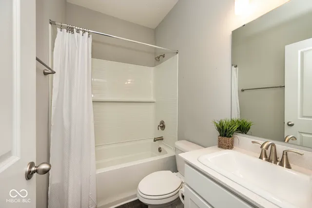 $384,500 | 6890 Ben Riley Court, Plainfield, IN 46168