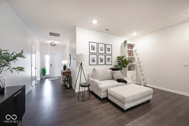 $384,500 | 6890 Ben Riley Court, Plainfield, IN 46168