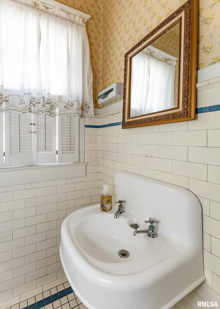 1440 12th Street Moline, IL 61265 - Photo 51 of 65