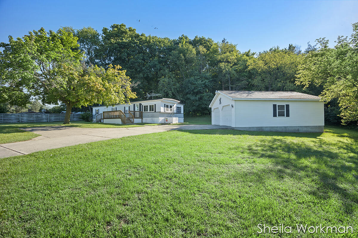 1380 Barber Road Hastings, MI 49058 - Photo 2 of 20 IMG_1001