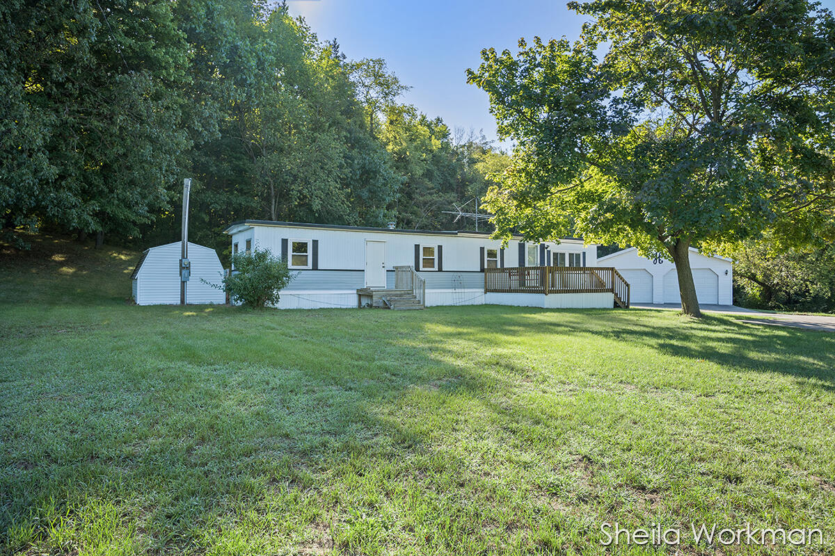1380 Barber Road Hastings, MI 49058 - Photo 3 of 20 IMG_1002