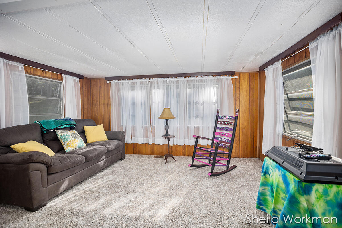 1380 Barber Road Hastings, MI 49058 - Photo 8 of 20 IMG_1007