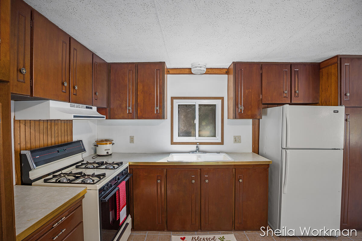 1380 Barber Road Hastings, MI 49058 - Photo 10 of 20 IMG_1009