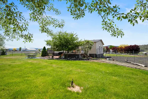 $375,000 | 42010 Quail Run North, Davenport, WA 99122