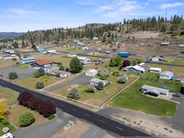 $375,000 | 42010 Quail Run North, Davenport, WA 99122