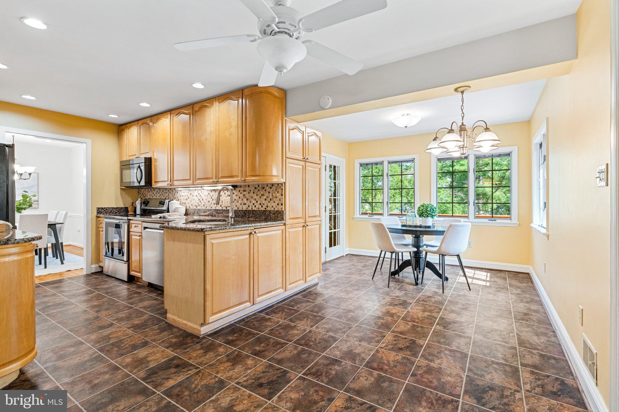 12400 Triple Crown Road Gaithersburg, MD 20878 - Photo 9 of 45 Eat-in Kitchen