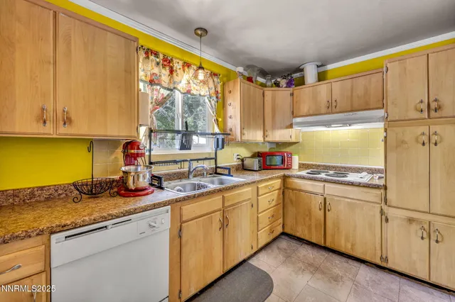 $395,000 | 218 Albany Avenue, Carson City, NV 89703