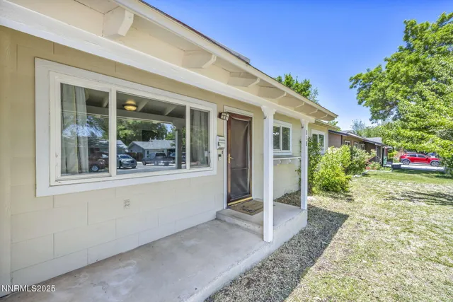 $395,000 | 218 Albany Avenue, Carson City, NV 89703