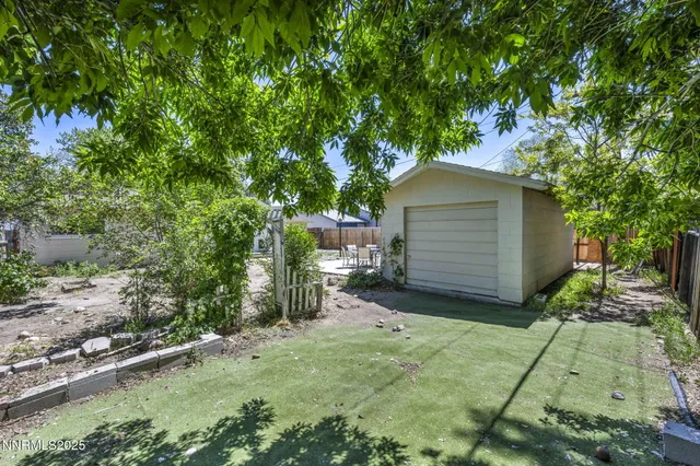 $395,000 | 218 Albany Avenue, Carson City, NV 89703