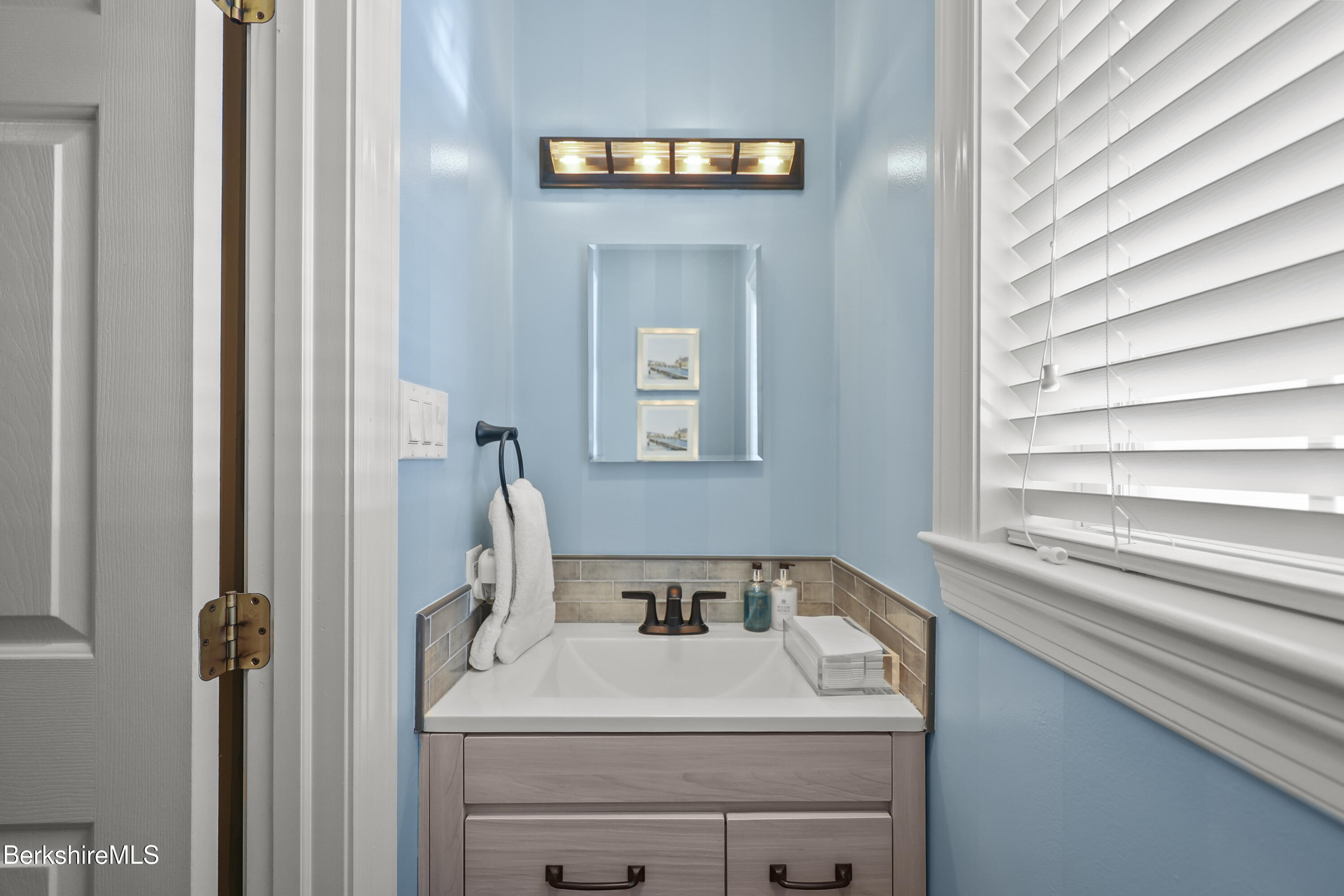 130 East Dugway Road Lenox, MA 01240 - Photo 28 of 95 205 Half Bath
