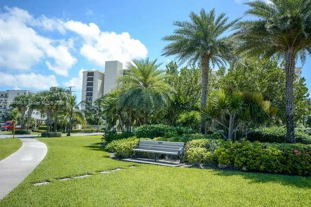 $1,795,000 | 100 South Beach Road, Unit 204, Tequesta, FL 33469