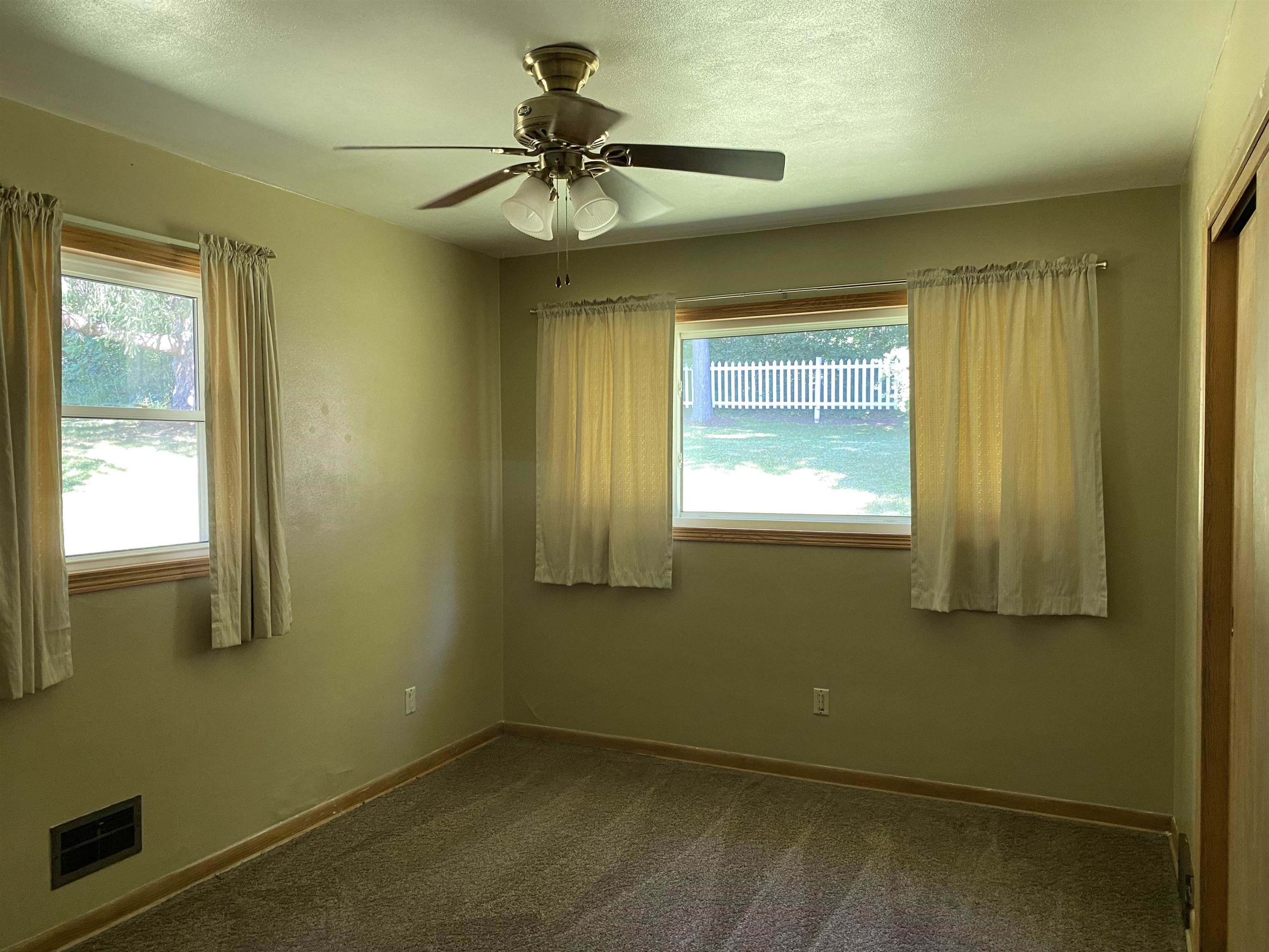 4258 Pleasant Hill Road Richfield, WI 53076 - Photo 13 of 31