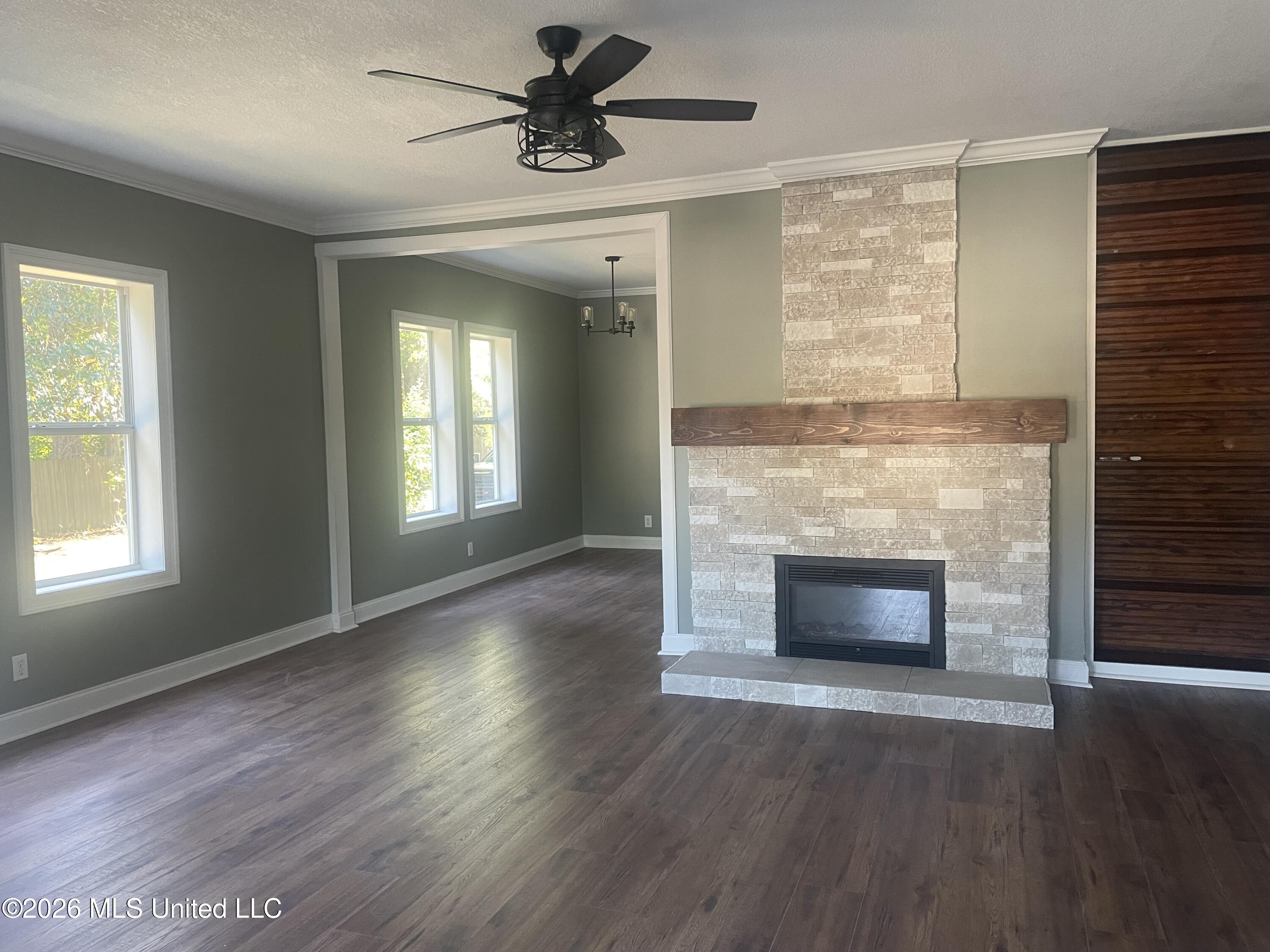 218 Park Street Wiggins, MS 39577 - Photo 2 of 21 IMG_9809