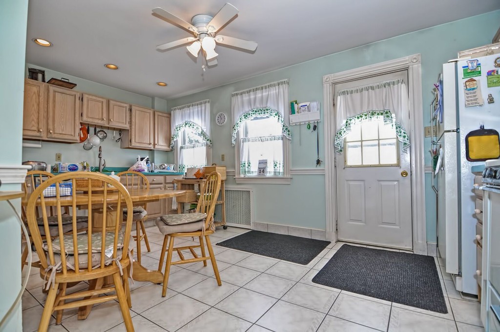 40-42 Mapleton Street Boston, MA 02135 - Photo 12 of 17 a dining room with furniture and window