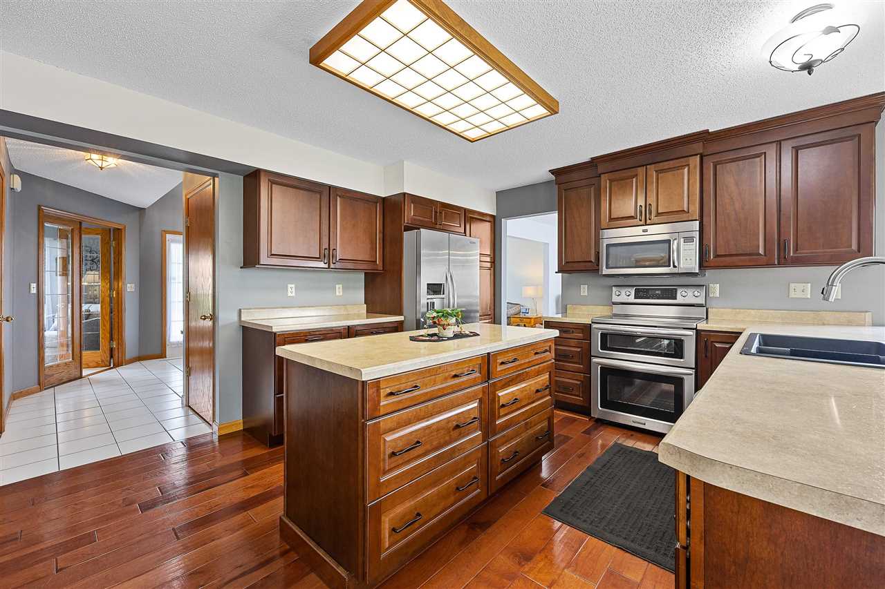6919 Rockingham Drive Southwest Cedar Rapids, IA 52404 - Photo 10 of 55 Gallery Image 10