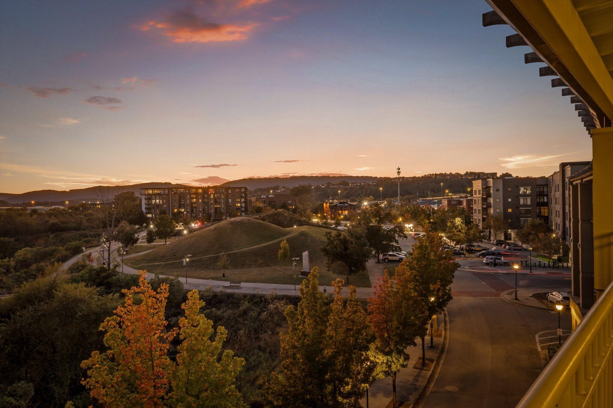 4 Cherokee Blvd., Unit 409 Chattanooga, TN 37405 - Photo 29 of 36 a view of city and mountain
